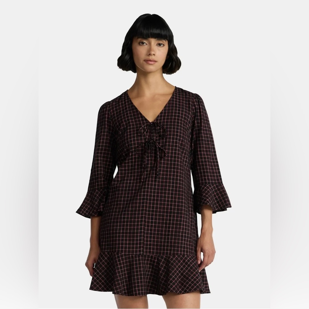 🎉NWT 🎉 Plaid Tie Front Dress
